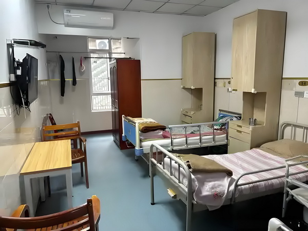 阿娇一个人独居北京3居室，自称比香港要便宜